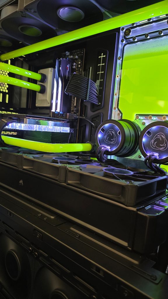 Lian Li V3000+ Build By Deviantbuilds - Singularity Computers