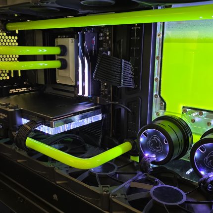 Lian Li V3000+ Build By Deviantbuilds - Singularity Computers